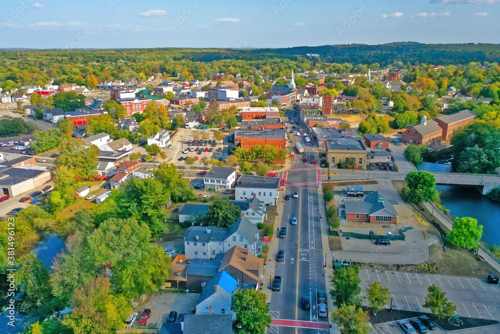 Obraz premium Aerial Drone Photography Of Downtown Rochester, NH (New Hampshire) During The Fall