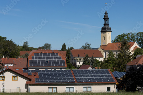 Dächer mit Solarzellen in Großhennersdorf photo