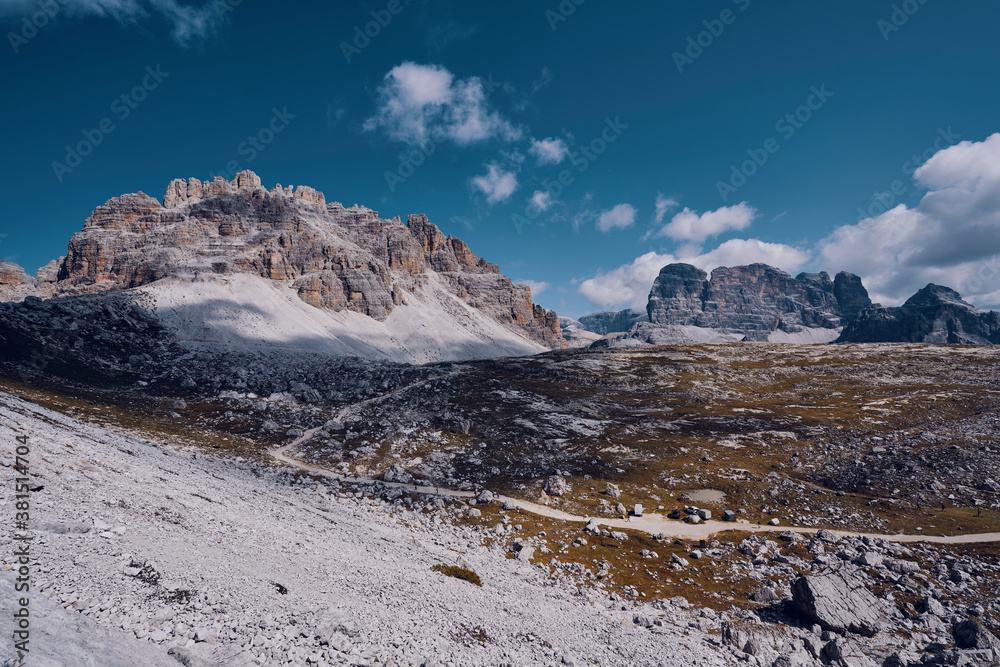 Fototapeta premium View from the tour around the Three Peaks of Lavaredo