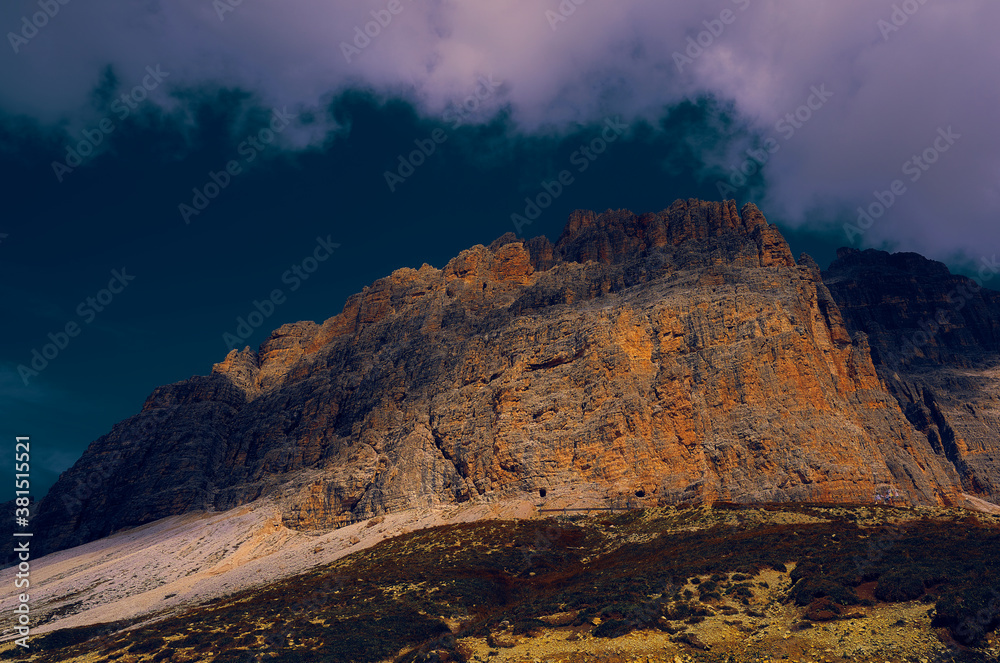 Fototapeta premium View from the tour around the Three Peaks of Lavaredo