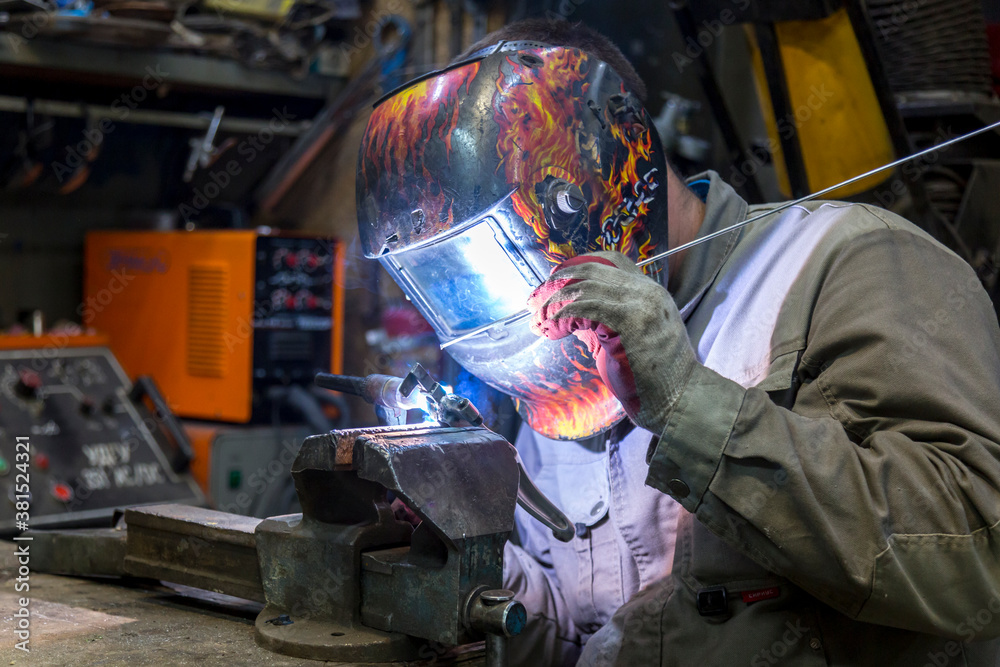 TIG welding of aluminum part for a passenger car TIG welding of aluminum part for a passenger car