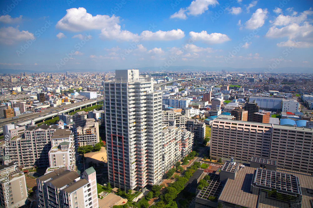 Fototapeta premium 高層住宅と街並
