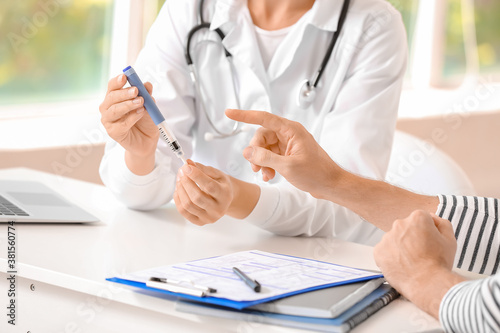 Diabetic man visiting docto...