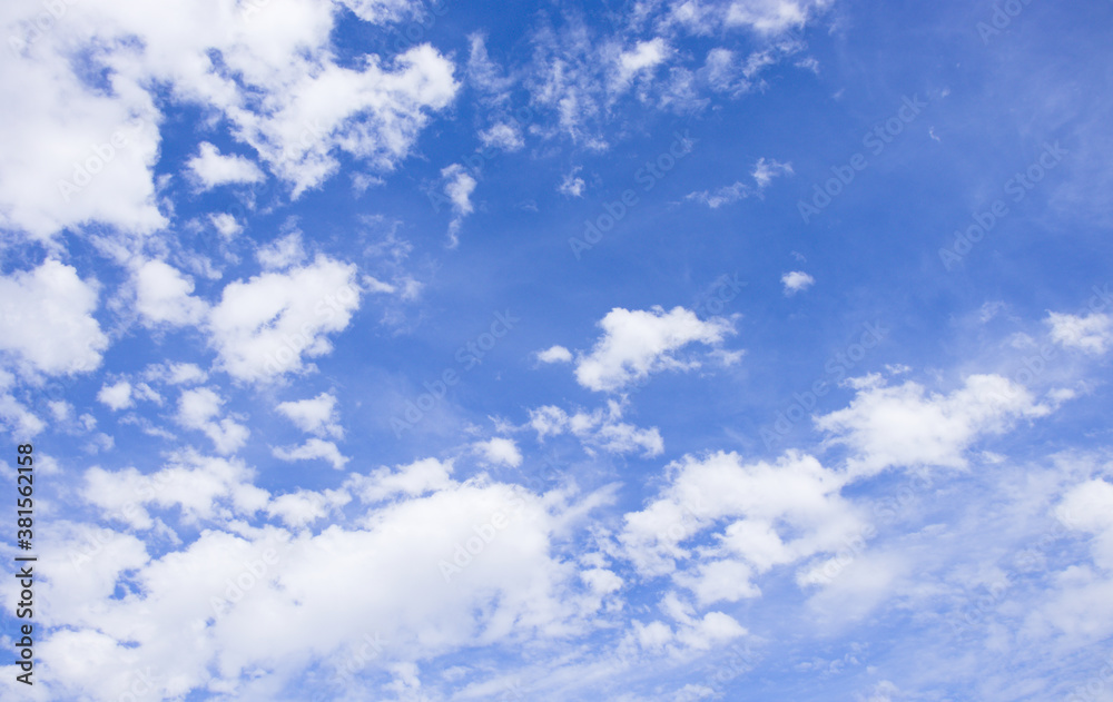 Fototapeta premium White cloud in blue sky. Clar blue day.