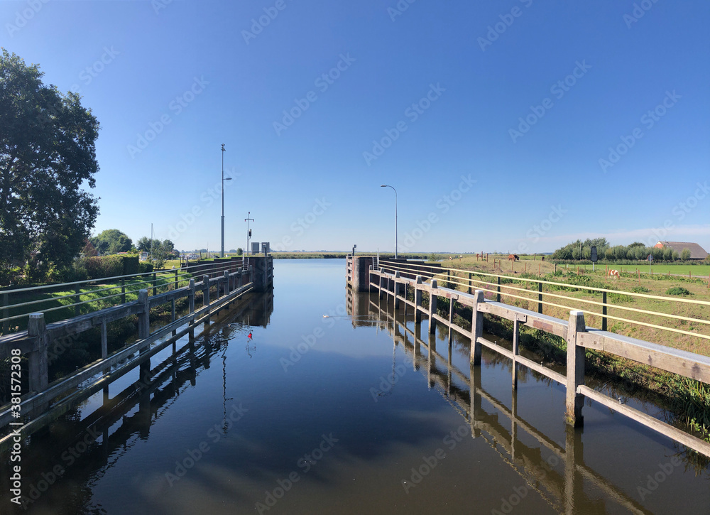 Canal lock in Electra
