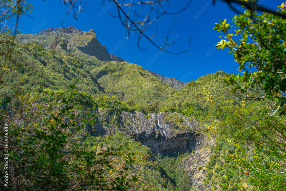 Ile de La Réunion - Cirques et remparts - Cilaos Ile de La Réunion - Cirques et remparts - Cilaos