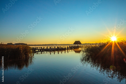 Deutschland  Schleswig-Holstein  Hemmelsdorf  Hemmelsdorfer See in der Morgenstimmung