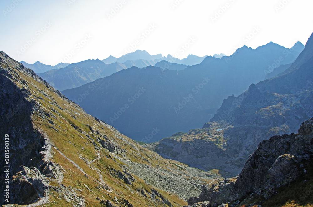 Treking po górach Tatrach - obrazy, fototapety, plakaty 
