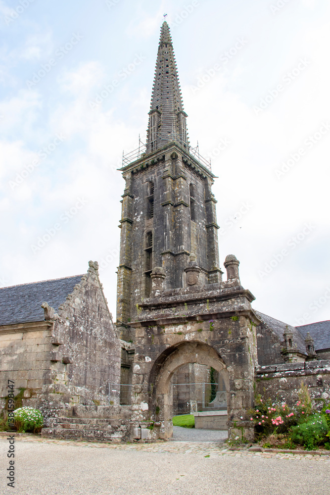 Commana. Eglise Saint-Derrien de l'enclos paroissial. Finistère. Bretagne Commana. Eglise Saint-Derrien de l'enclos paroissial. Finistère. Bretagne