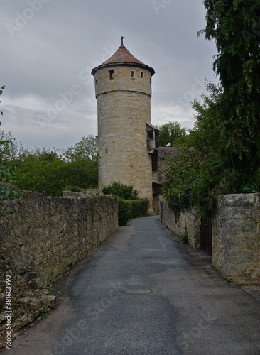 Rothenburg ob der Tauber, Stadtmauer mit Strafturm photo