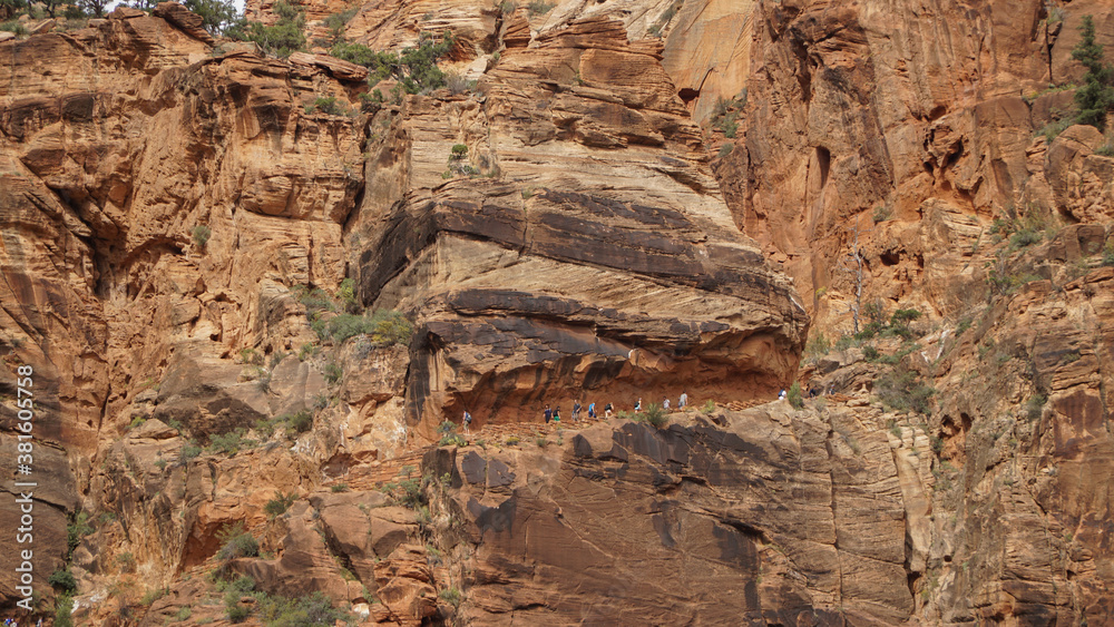 Obraz premium Navajo Sandstone Mountain Cliffs on the Angels Landing Hike in Zion National Park, Utah, USA.