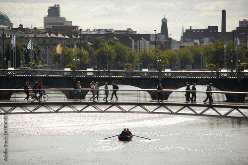 Obraz na płótnie A view along the quays in Dublin City, Ireland w salonie