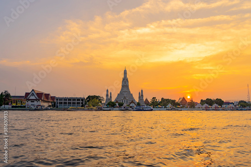 Photography sunset over the river