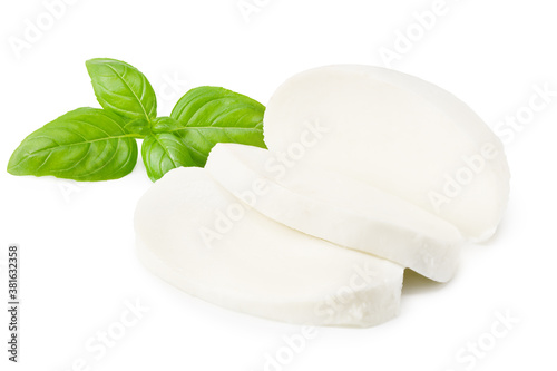 Papier peint Mozzarella cheese with basil leaves isolated on white background