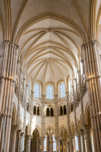 Basilique de Vézelay - Sanctuaire de Sainte Marie-Madeleine (Bourgogne, France)