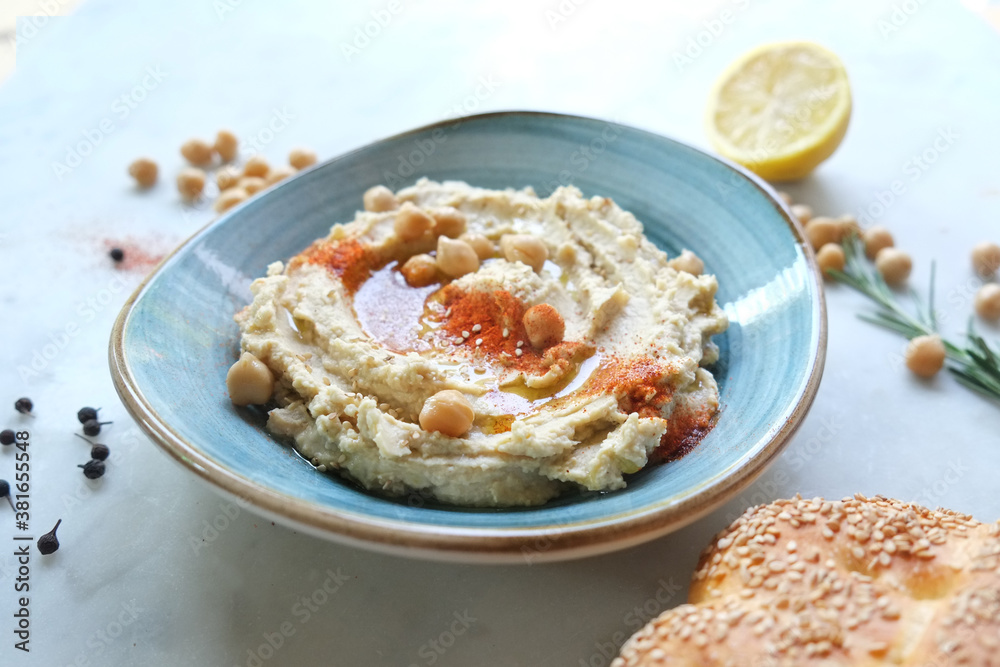 HUMMUS