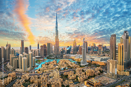 Photo Dubai downtown, amazing city center skyline with luxury skyscrapers, United Arab