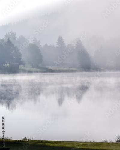 Fog over a lake in the morning in Lipno Nad Vltavou, Czech Republic © Kim de Been