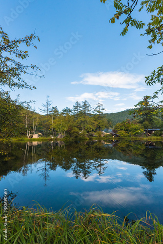 Komaide lake at the beginning of autumn © 洋 中山