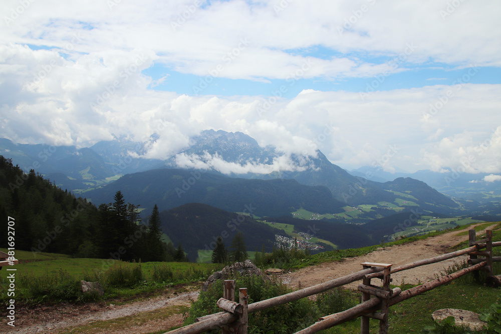 Alpen wandern Berge Dachstein in Österreich Alpen wandern Berge Dachstein in Österreich
