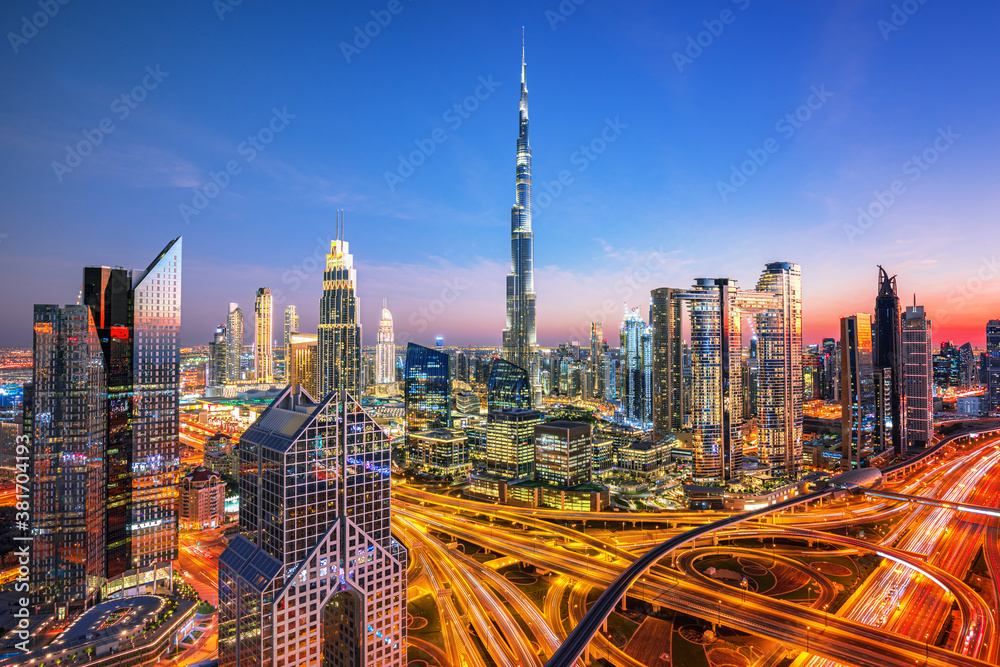Obraz premium Dubai city center skyline with luxury skyscrapers, United Arab Emirates