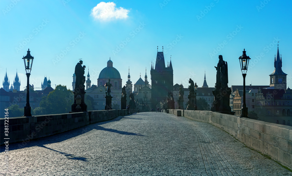 Obraz premium Prague old town and Charles bridge at sunrise, Czech Republic 