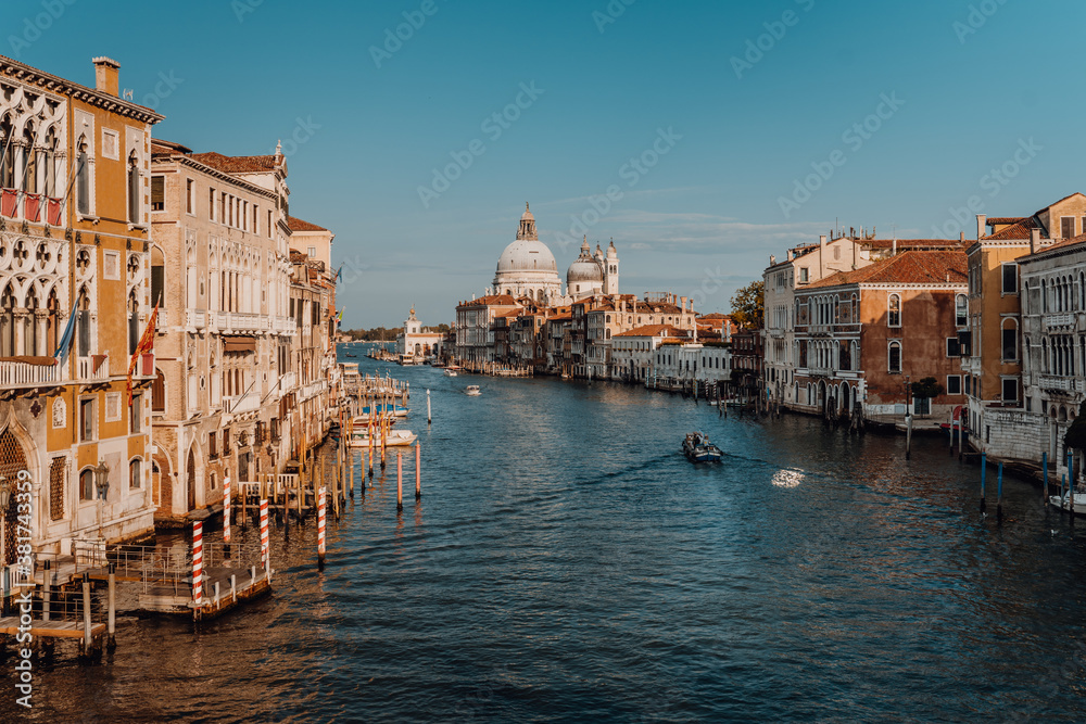 Ansicht von Grand Canal Venedig auf Basilica di Santa Maria