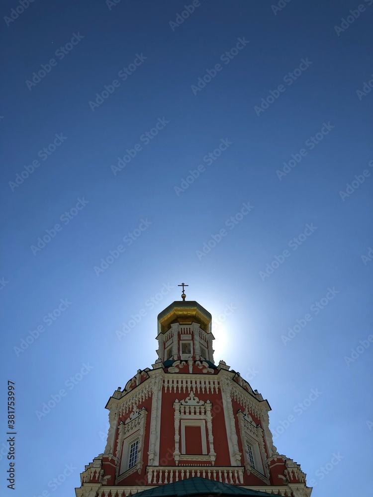 Fototapeta premium Russian cathedral with no clouds