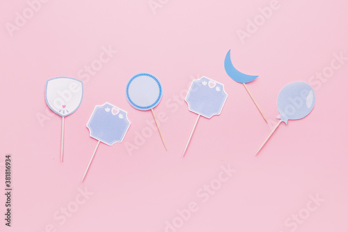 Stylish cupcake toppers on ...