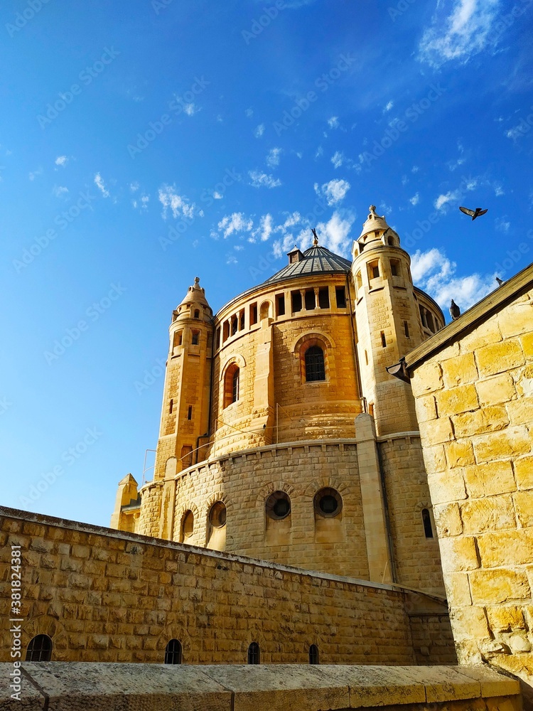 the cathedral of the holy sepulchre country