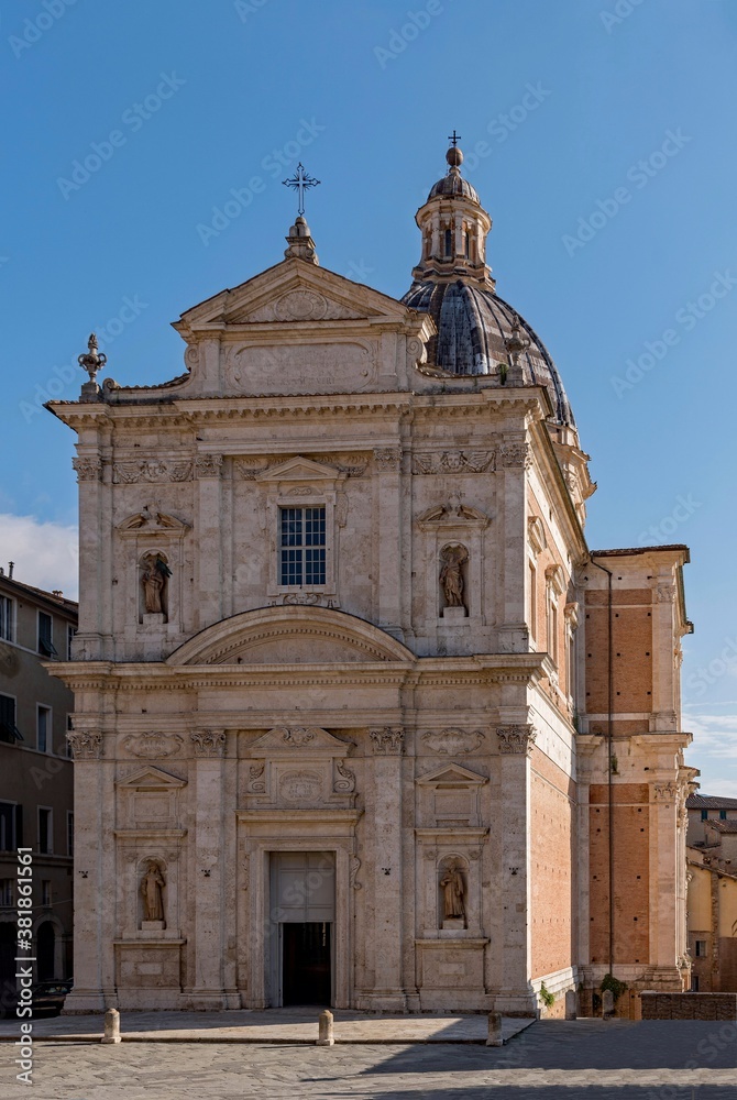 Die Kirche Insigne Collegiata di Santa Maria in Provenzano in Siena in der Toskana in Italien