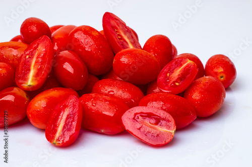 Mini roma red tomatoes © Mauro Rodrigues