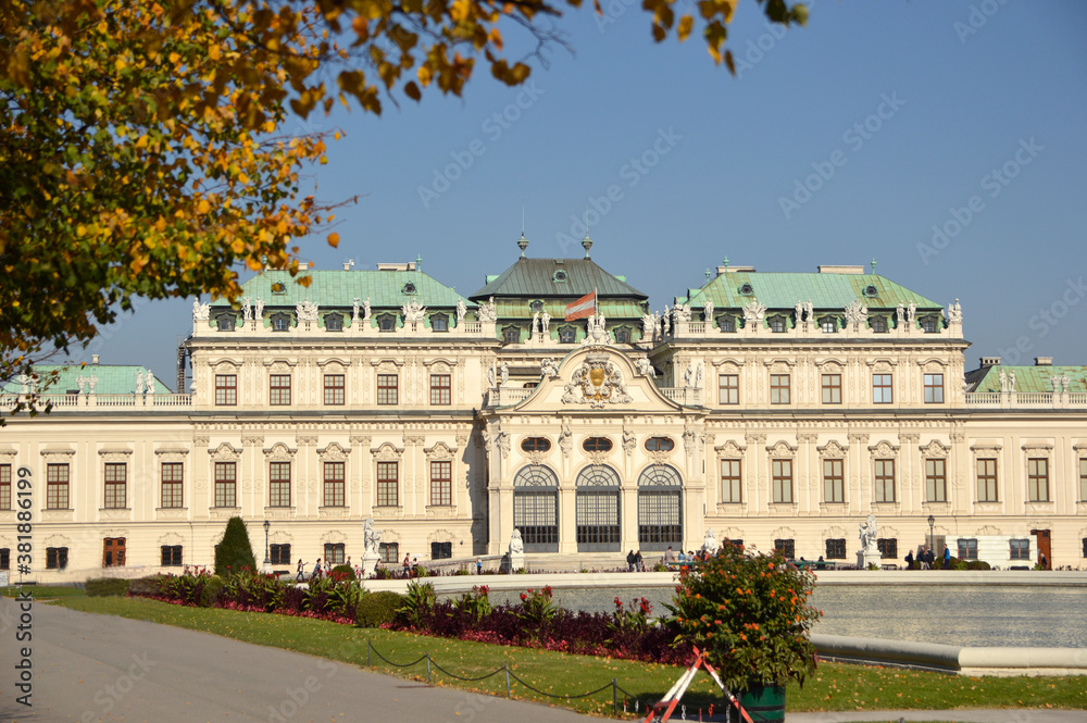Naklejka premium Belvedere Palace in sunny autumn day, Vienna Austria