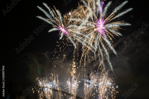 Obraz na płótnie fireworks over black sky in valencia w salonie