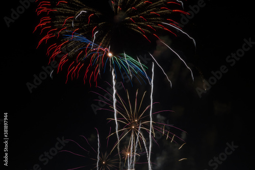 Obraz na płótnie fireworks over black sky in valencia w salonie