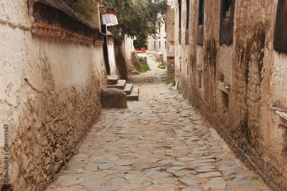 Alleys of Tibet