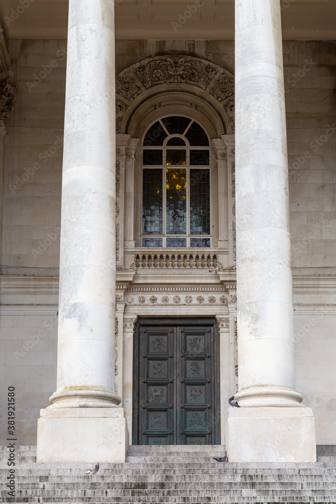 The entrance to Portsmouth guildhall building