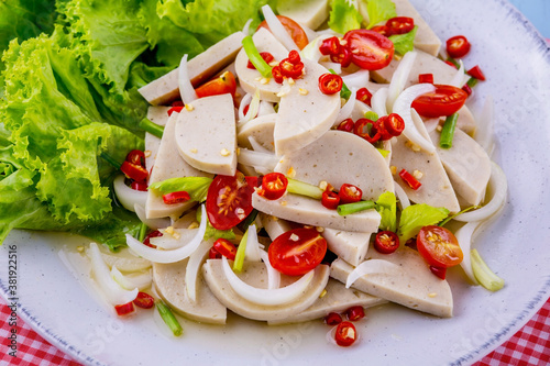 Spicy Vietnamese sausage salad