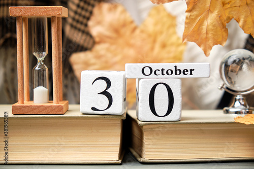 Canvas Print thirtieth day of autumn month calendar october