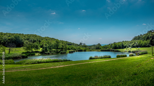 Quadro em tela Panorama of Ljeskove vode lake
