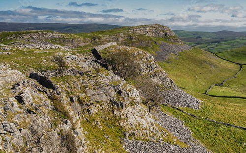 Smearsett Scar is the highest point of a super little limestone ridge between Little Staniforth in Ribblesdale and Austwick at the foot of Crummackdale
 photo