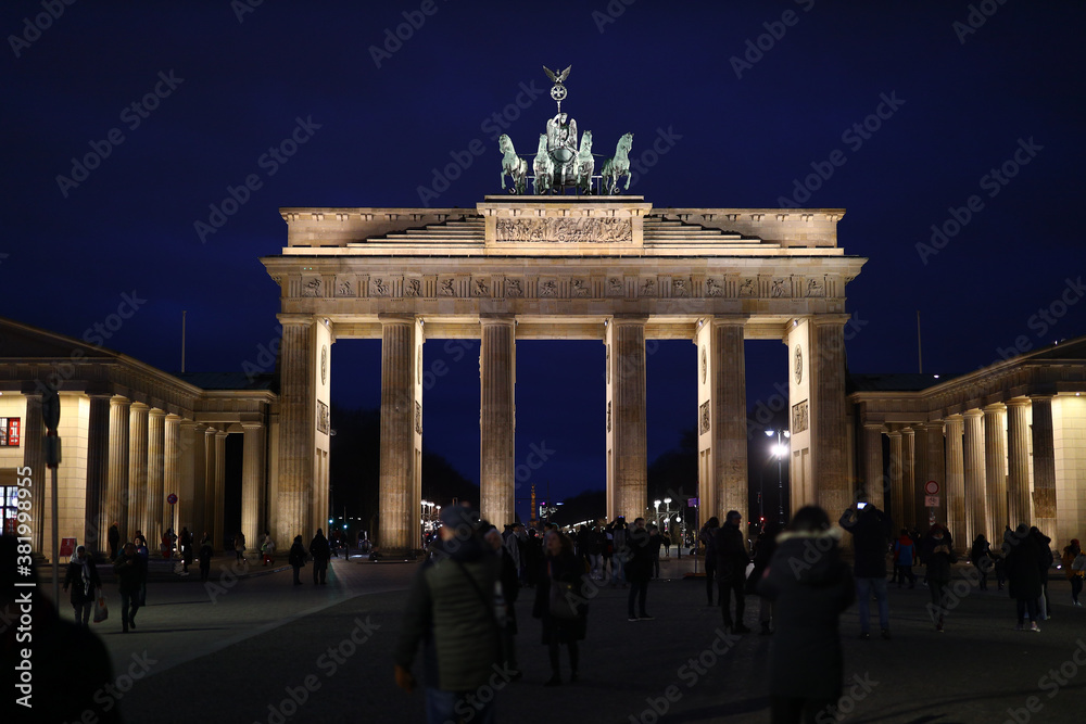 Fototapeta premium Brandenburger Tor in Berlin Germany