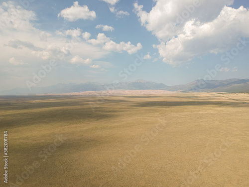 Great Sand Dunes von weitem Drone Luftaufnahme
