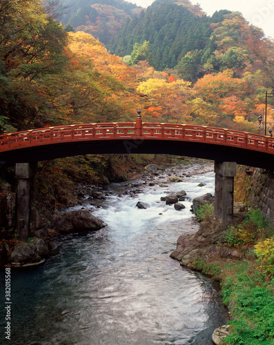 秋の神橋