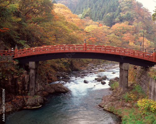 秋の神橋