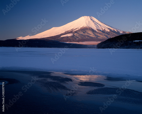 Fototapeta Naklejka Na Ścianę i Meble -  富士山