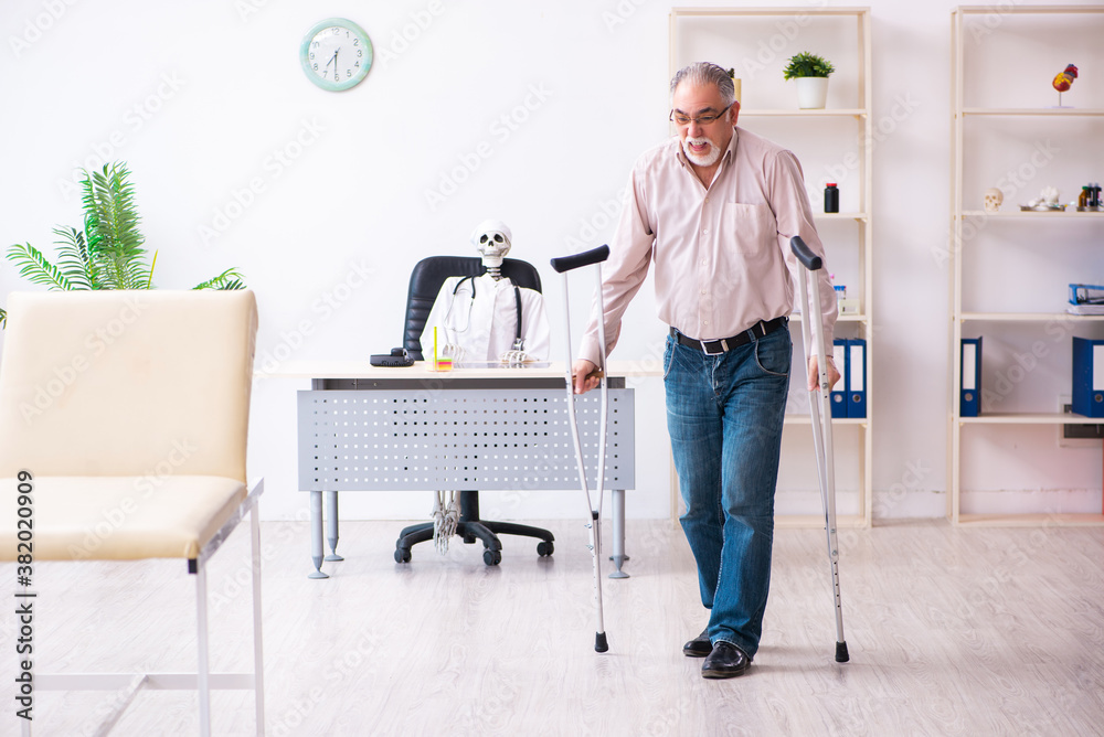 Old leg injured man visiting dead doctor Old leg injured man visiting dead doctor