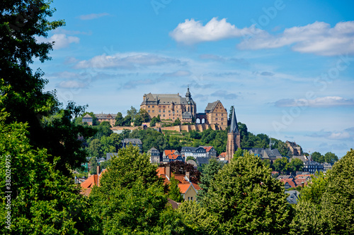 Quadro su tela Hessen Stadt Marburg. Blick  auf die Stadt mit Landgrafenschloss