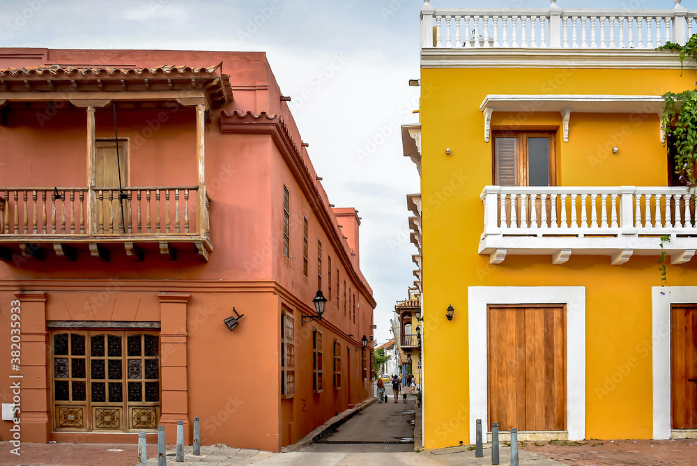 Large houses with bright colors in the center of Cartagena.