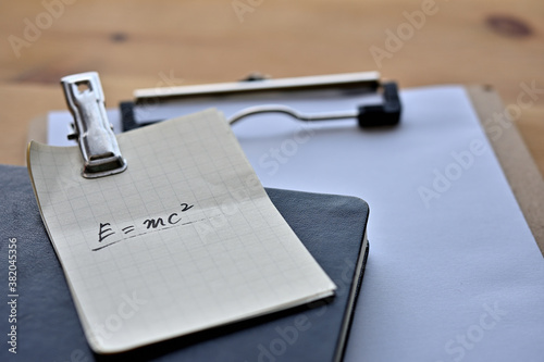 Tapety artystyczne There is the formula 